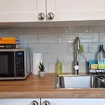 Idyllic Abode In Picturesque Clifton Village Apartment *