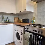 Idyllic Abode In Picturesque Clifton Village Bristol