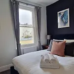 Idyllic Abode In Picturesque Clifton Village