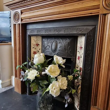 Apartment Idyllic Abode In Picturesque Clifton Village