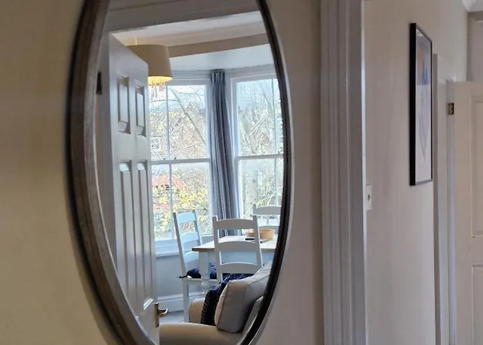 Idyllic Abode In Picturesque Clifton Village * Бристоль