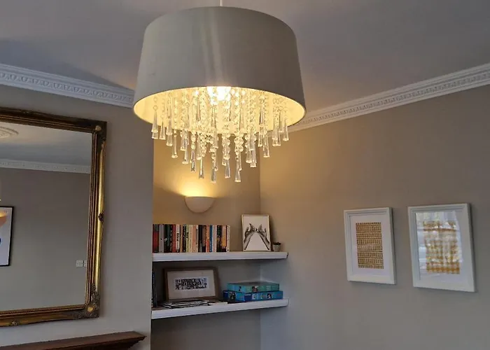 Апартаменты Idyllic Abode In Picturesque Clifton Village *