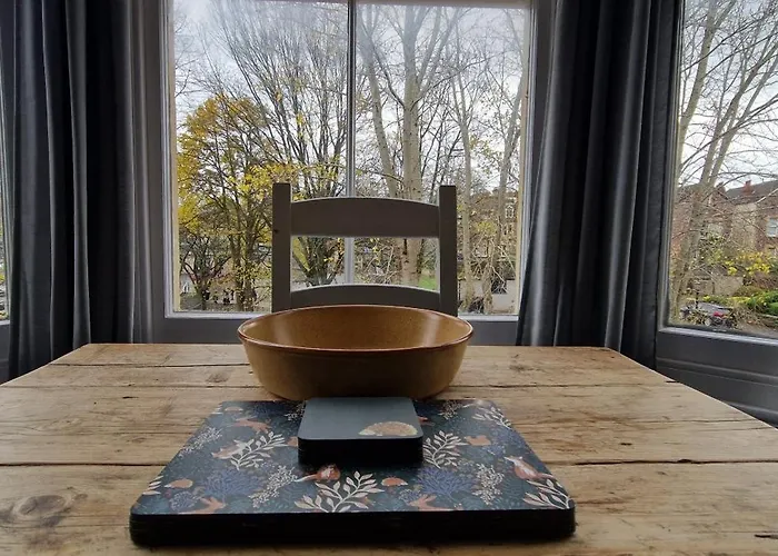 Idyllic Abode In Picturesque Clifton Village شقة بريستول
