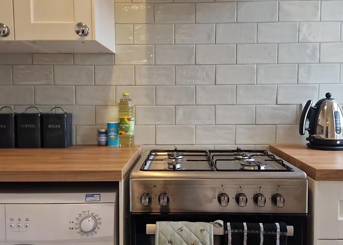 Апартаменты Idyllic Abode In Picturesque Clifton Village *