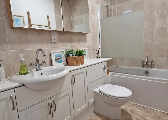 Idyllic Abode In Picturesque Clifton Village *