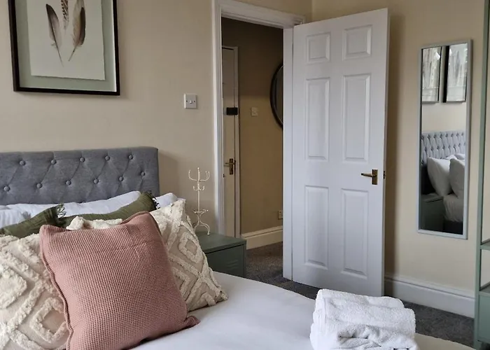 Apartment Idyllic Abode In Picturesque Clifton Village *