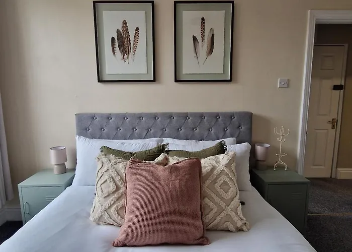 Idyllic Abode In Picturesque Clifton Village Bristol